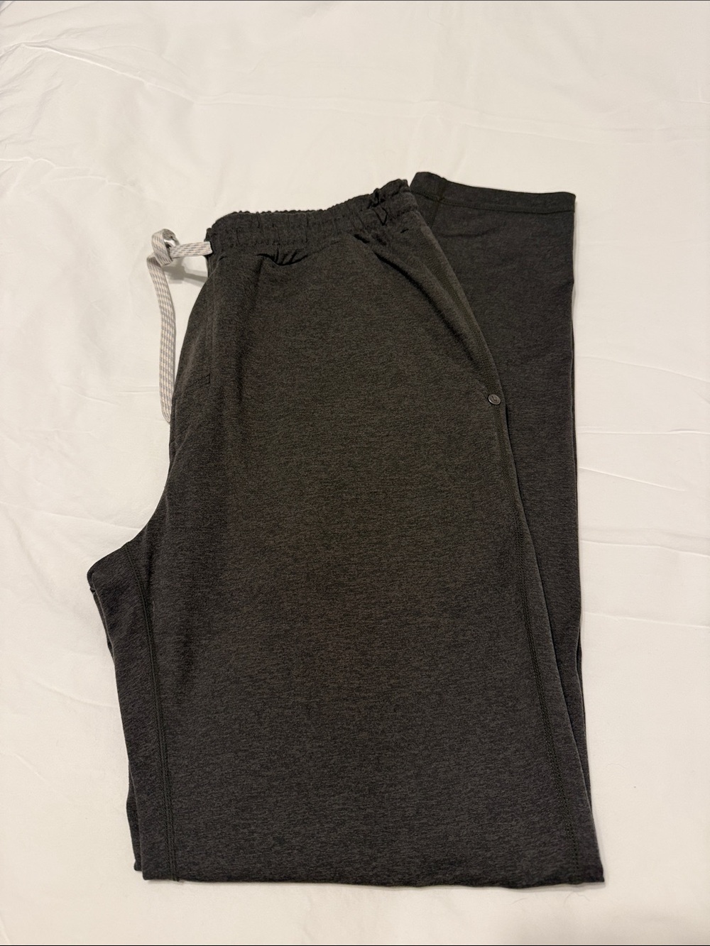 Like New. Vuori Men’s Sunday Performance Joggers Marsh Heather Green Size Medium